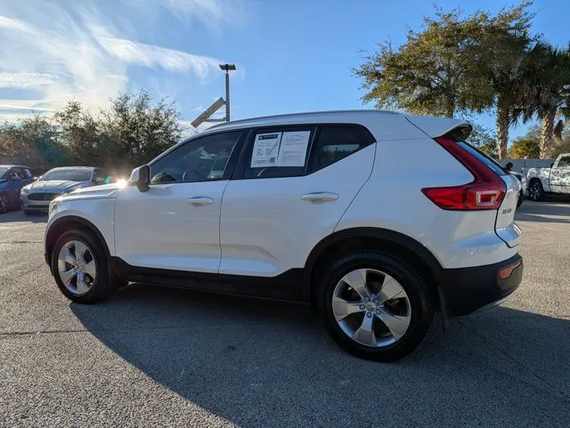 2021 Volvo XC40 Momentum - Photo 6