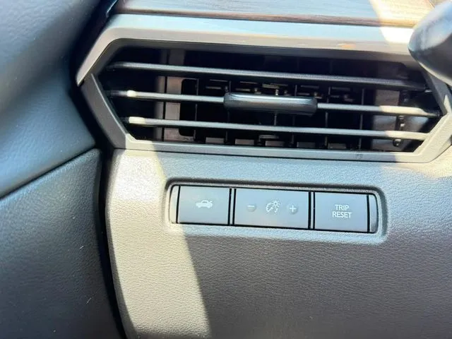 Nissan Altima photo 13