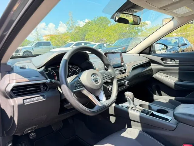 Nissan Altima photo 24