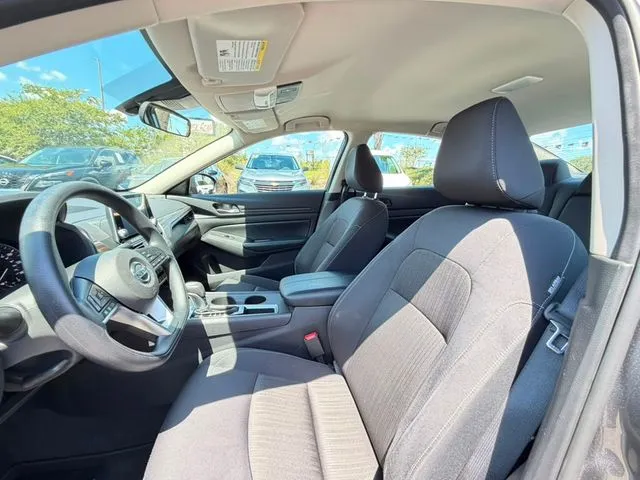 Nissan Altima photo 21