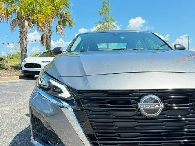 Nissan Altima photo 10