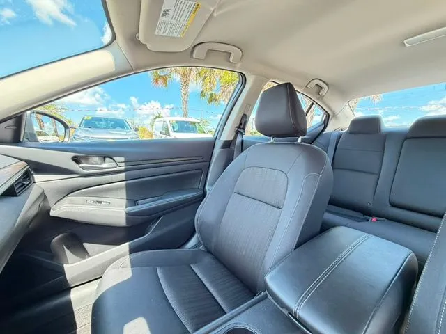 Nissan Altima photo 23