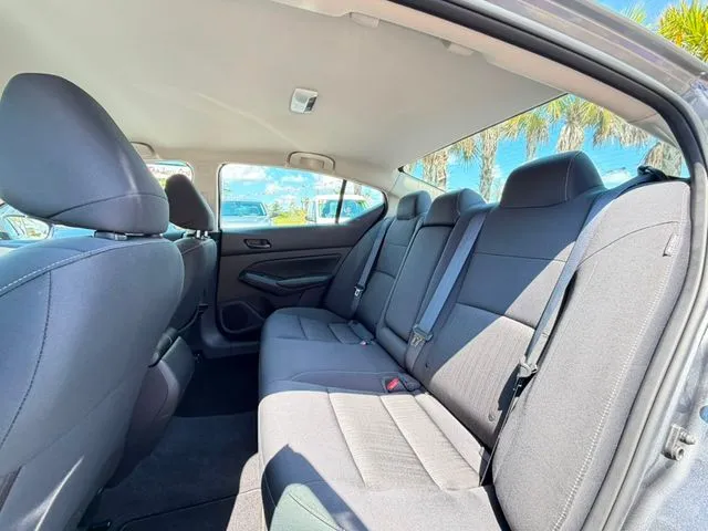 Nissan Altima photo 27