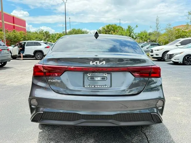Kia Forte photo 8