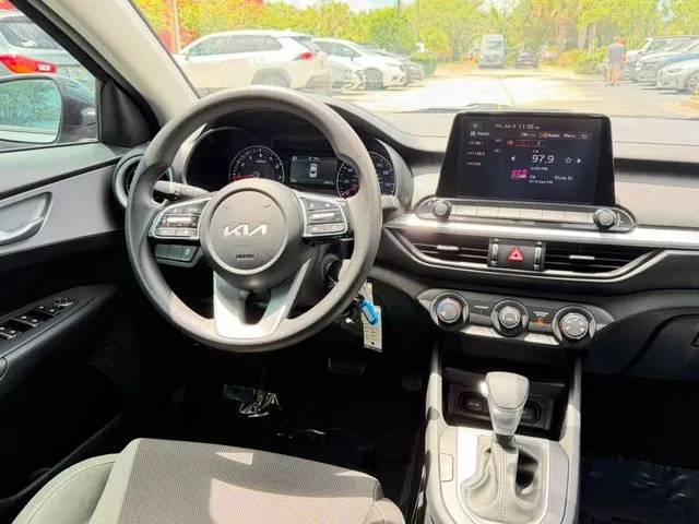 Kia Forte photo 11
