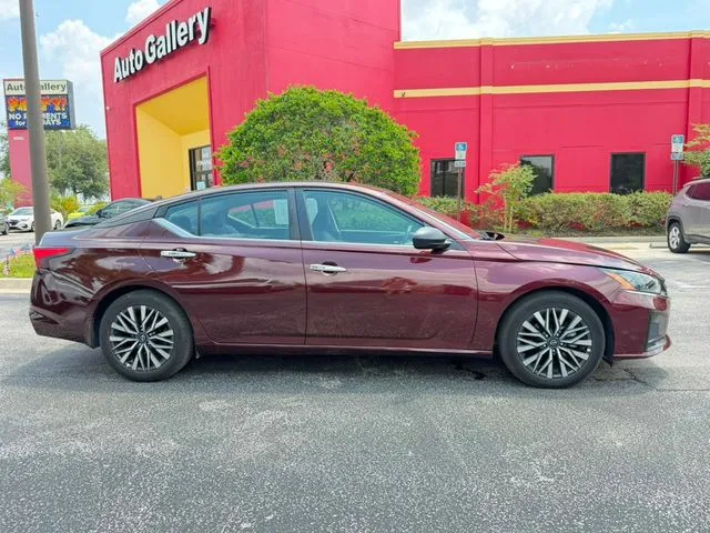 Nissan Altima photo 4