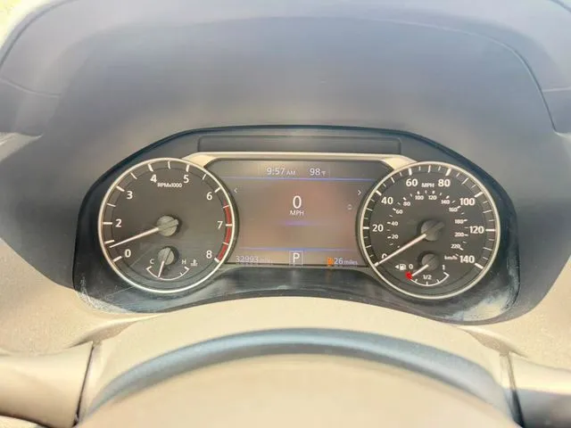 Nissan Altima photo 12