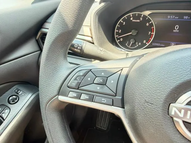 Nissan Altima photo 17