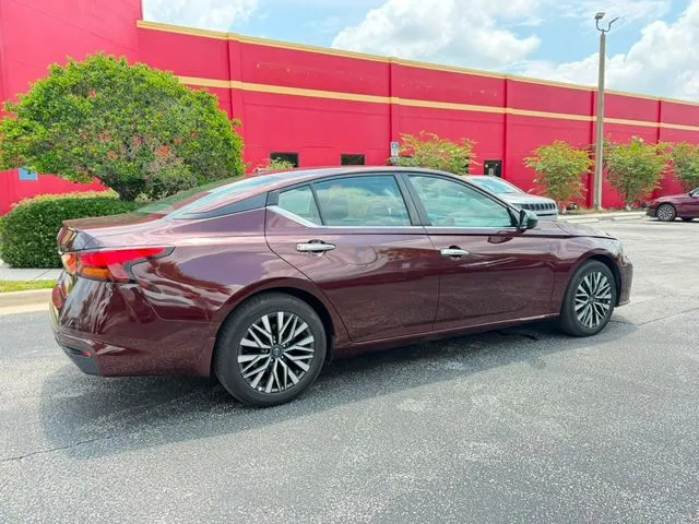 Nissan Altima photo 6