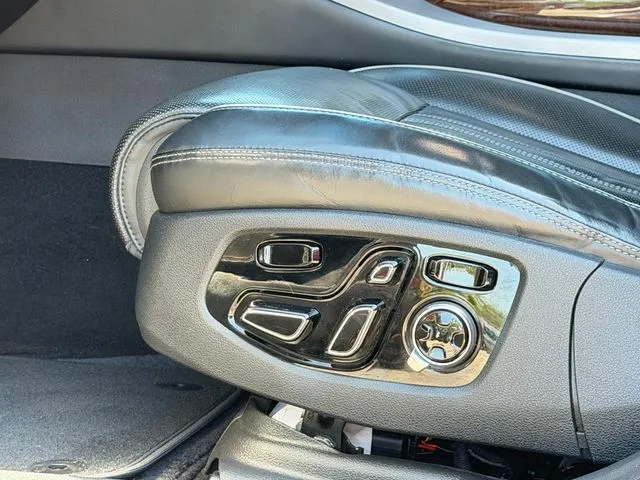 Genesis G90 photo 33