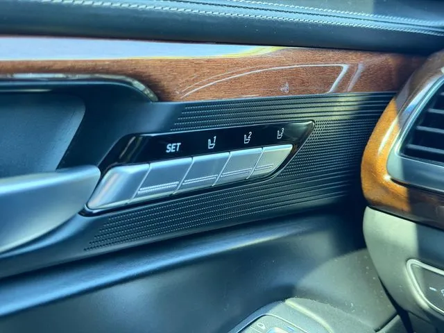 Genesis G90 photo 21