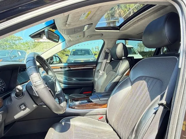 Genesis G90 photo 29