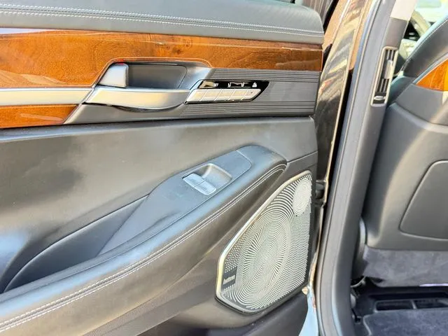 Genesis G90 photo 37