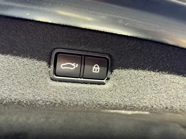 Genesis G90 photo 42