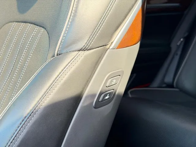 Genesis G90 photo 31