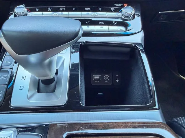 Genesis G90 photo 27