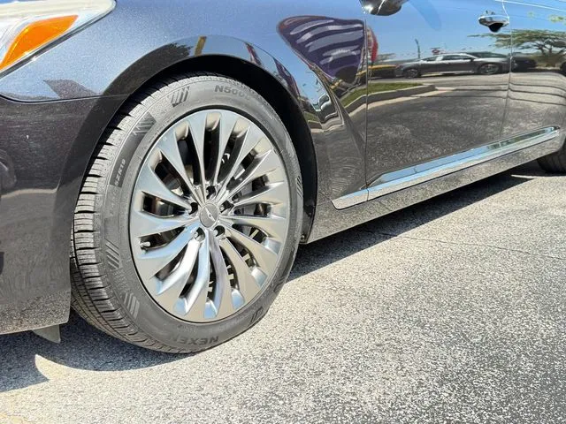 Genesis G90 photo 10