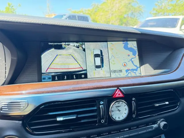 Genesis G90 photo 25