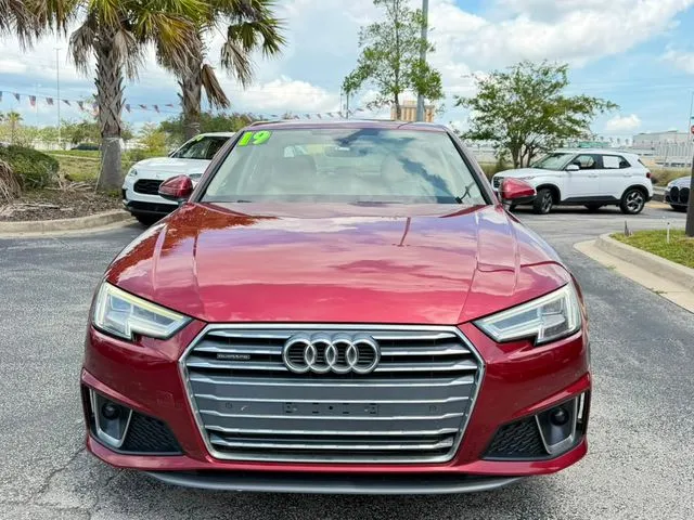 Audi A4 photo 2