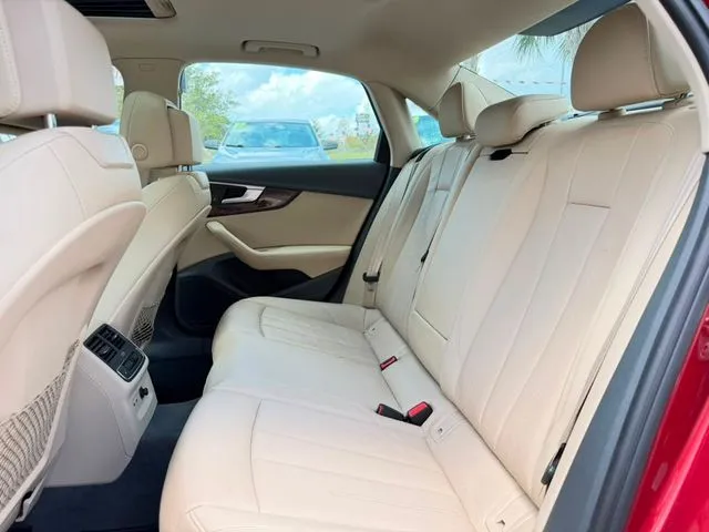 Audi A4 photo 32