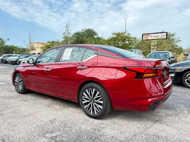 Nissan Altima photo 7