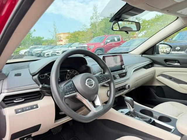 Nissan Altima photo 27