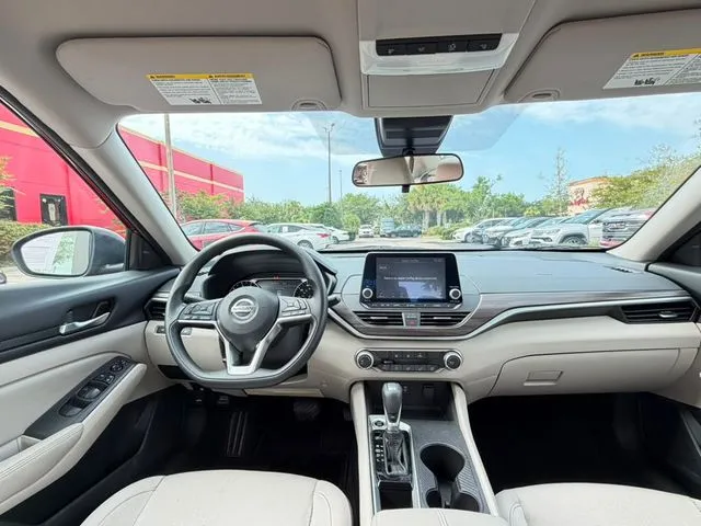 Nissan Altima photo 26
