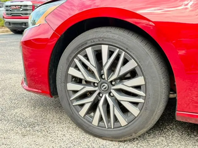 Nissan Altima photo 11