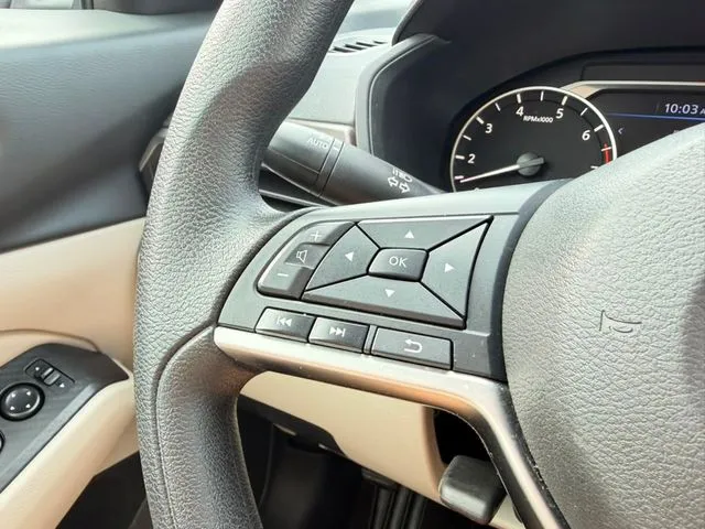 Nissan Altima photo 17
