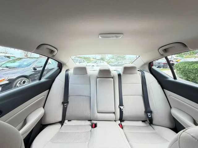 Nissan Altima photo 29
