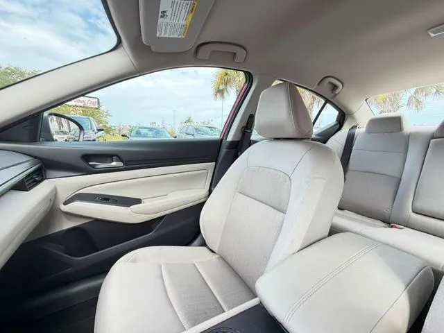 Nissan Altima photo 25