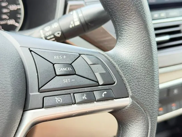 Nissan Altima photo 19