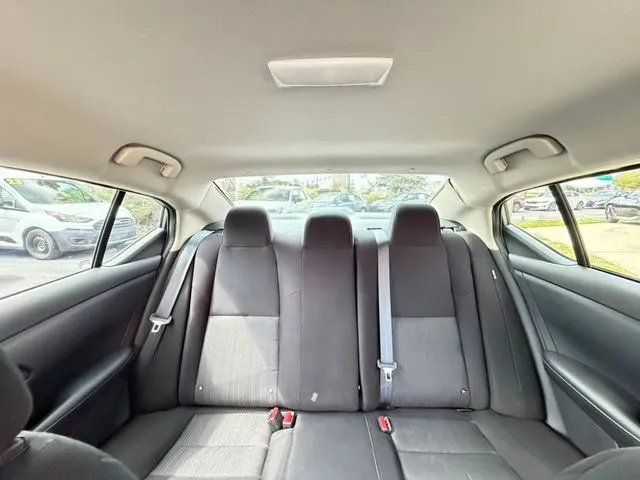 Nissan Sentra photo 28
