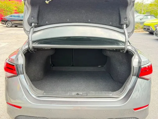 Nissan Sentra photo 9
