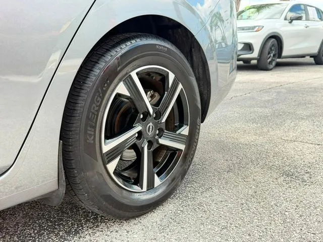 Nissan Sentra photo 10