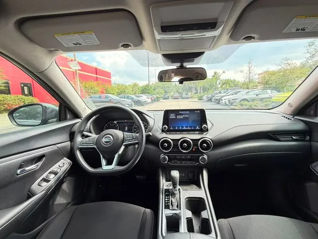 Nissan Sentra photo 17