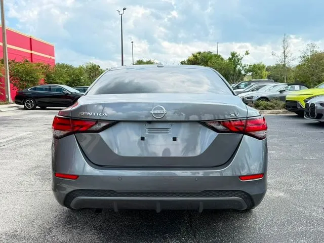 Nissan Sentra photo 8