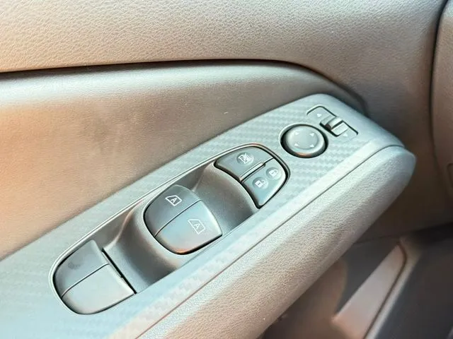Nissan Altima photo 16