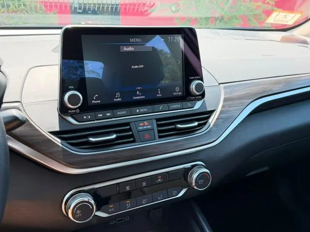 Nissan Altima photo 24