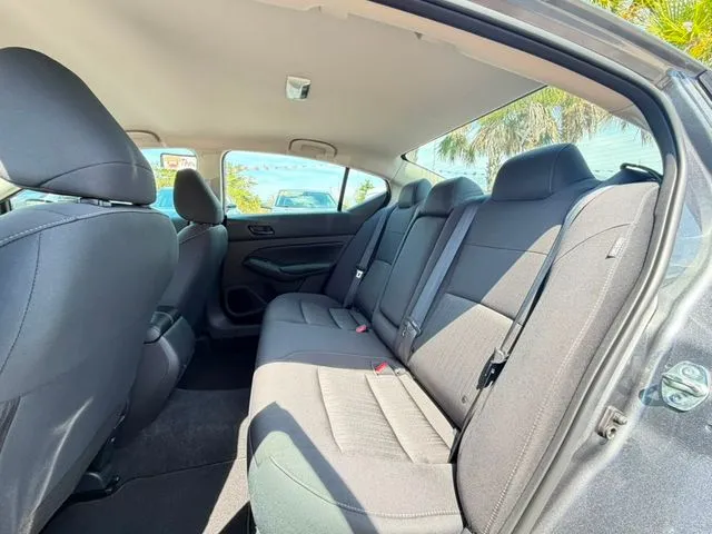 Nissan Altima photo 29