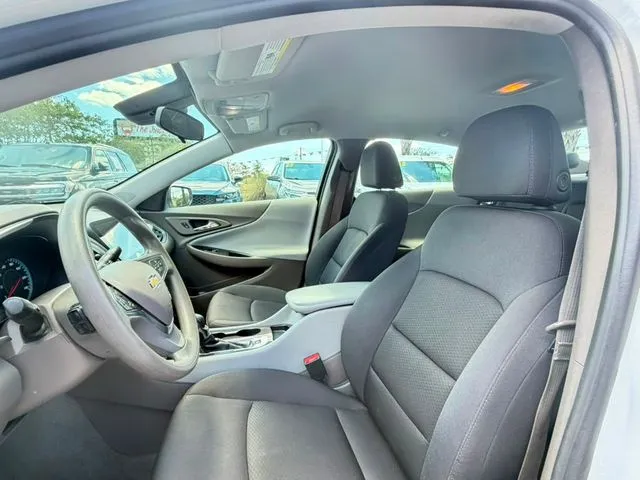 Chevrolet Malibu photo 24