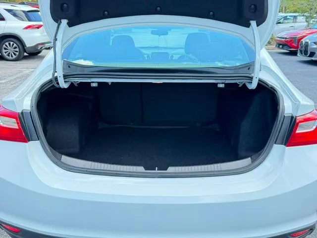 Chevrolet Malibu photo 9