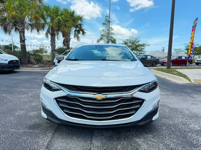 Chevrolet Malibu photo 2