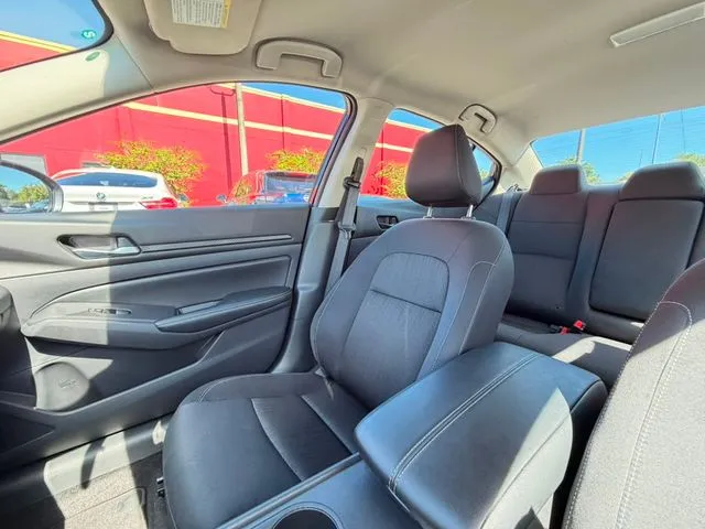 Nissan Altima photo 22