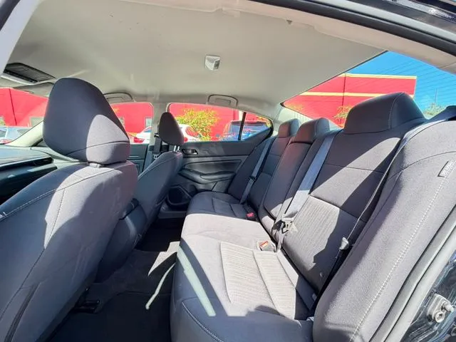 Nissan Altima photo 24