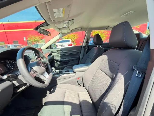 Nissan Altima photo 20