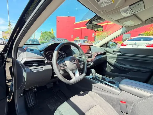 Nissan Altima photo 25