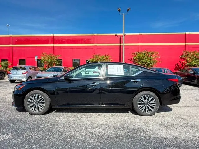 Nissan Altima photo 7