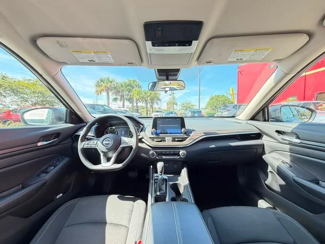 Nissan Altima photo 19