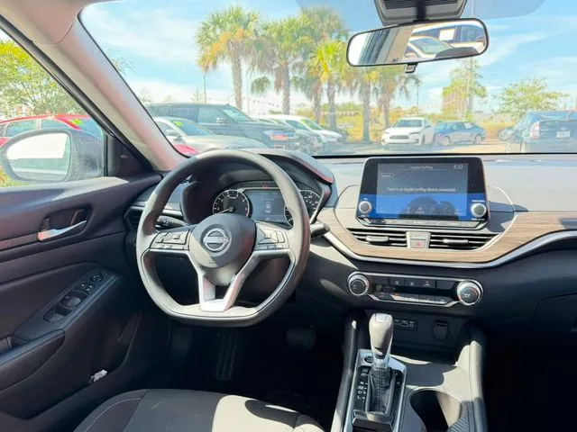 Nissan Altima photo 10